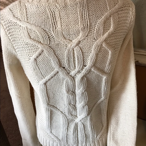 NWT Abercrombie & Fitch Off White Cable Sweater - Picture 7 of 7